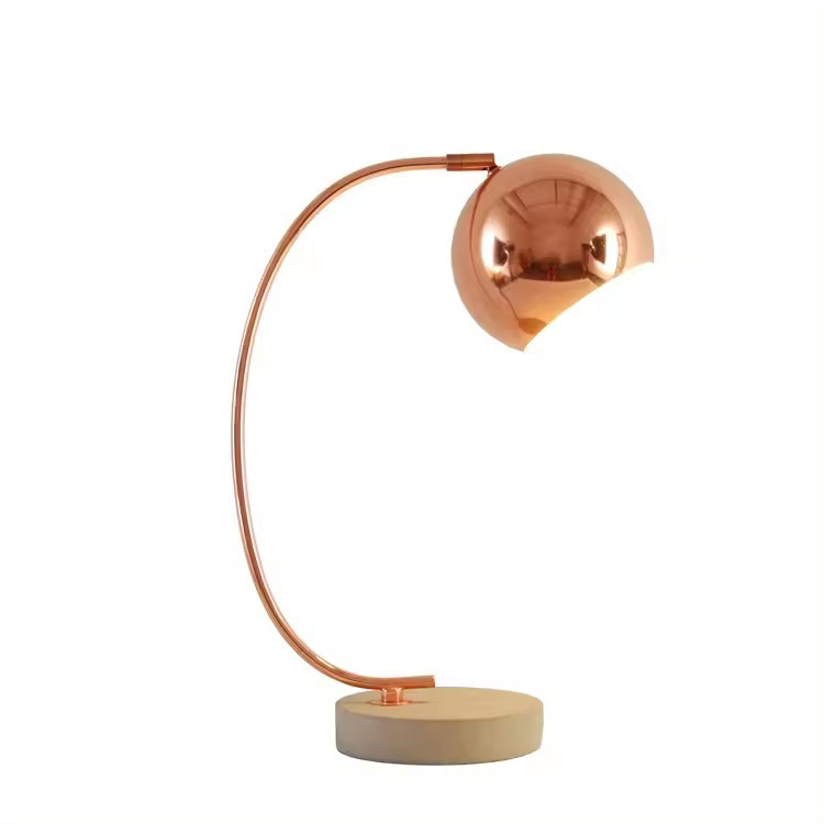 Lâmpada de mesa de ferro de pesca de cobre escovado com iluminação de mesa vintage